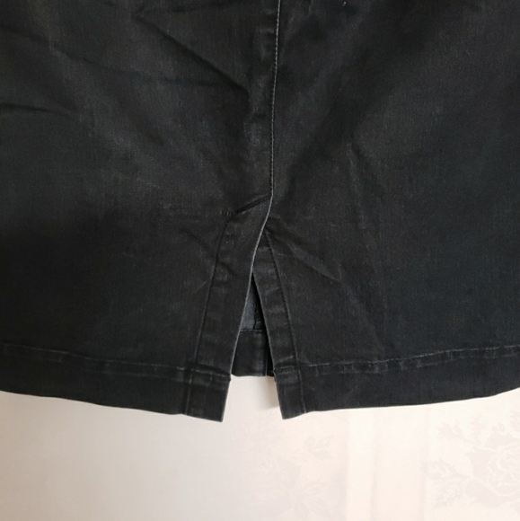 One 5 One Skirt - Picture 4 of 7